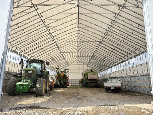 北竜町、大型農業用倉庫(大型農機を格納)