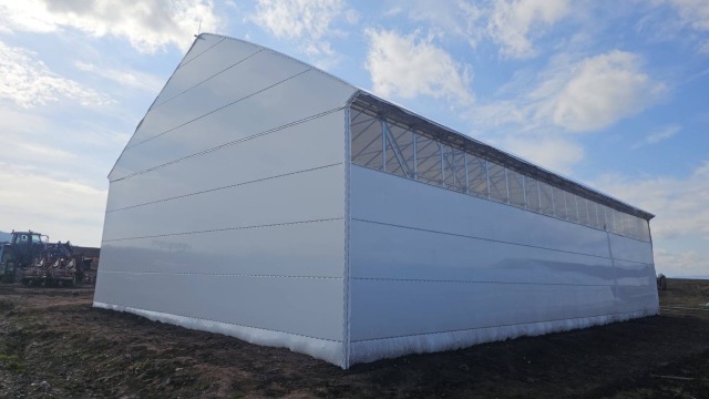 洞爺湖町、農業用倉庫(トラクターなど格納)